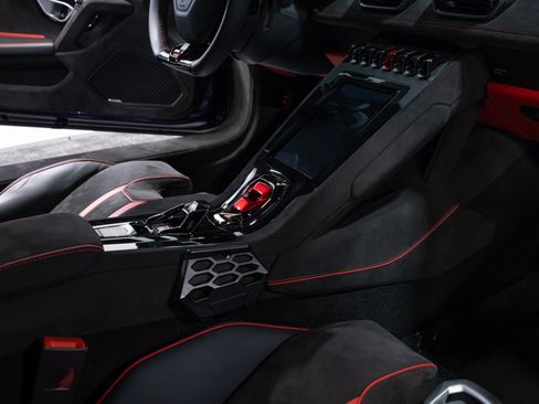 Used 2024 Lamborghini Huracan Tecnica RWD image 70