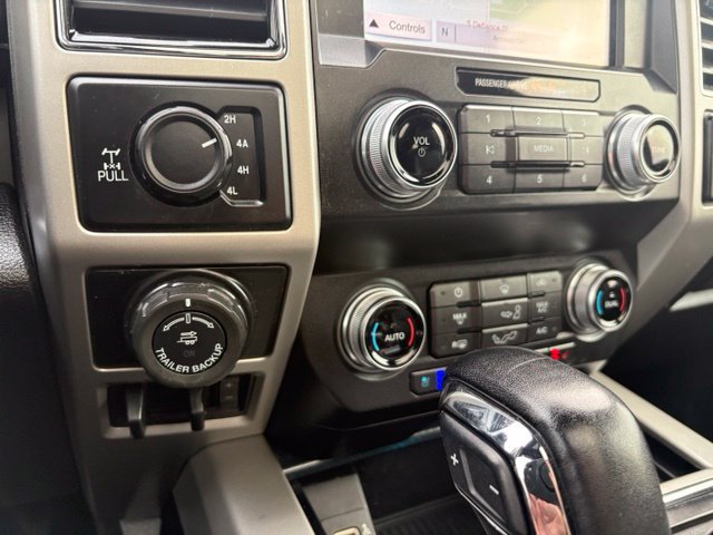 Used 2019 Ford F150 Lariat w/ Equipment Group 502A Luxury AWD/4WD image 32