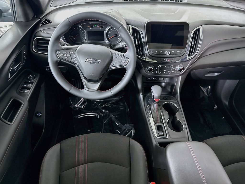 Used 2024 Chevrolet Equinox RS AWD/4WD image 3