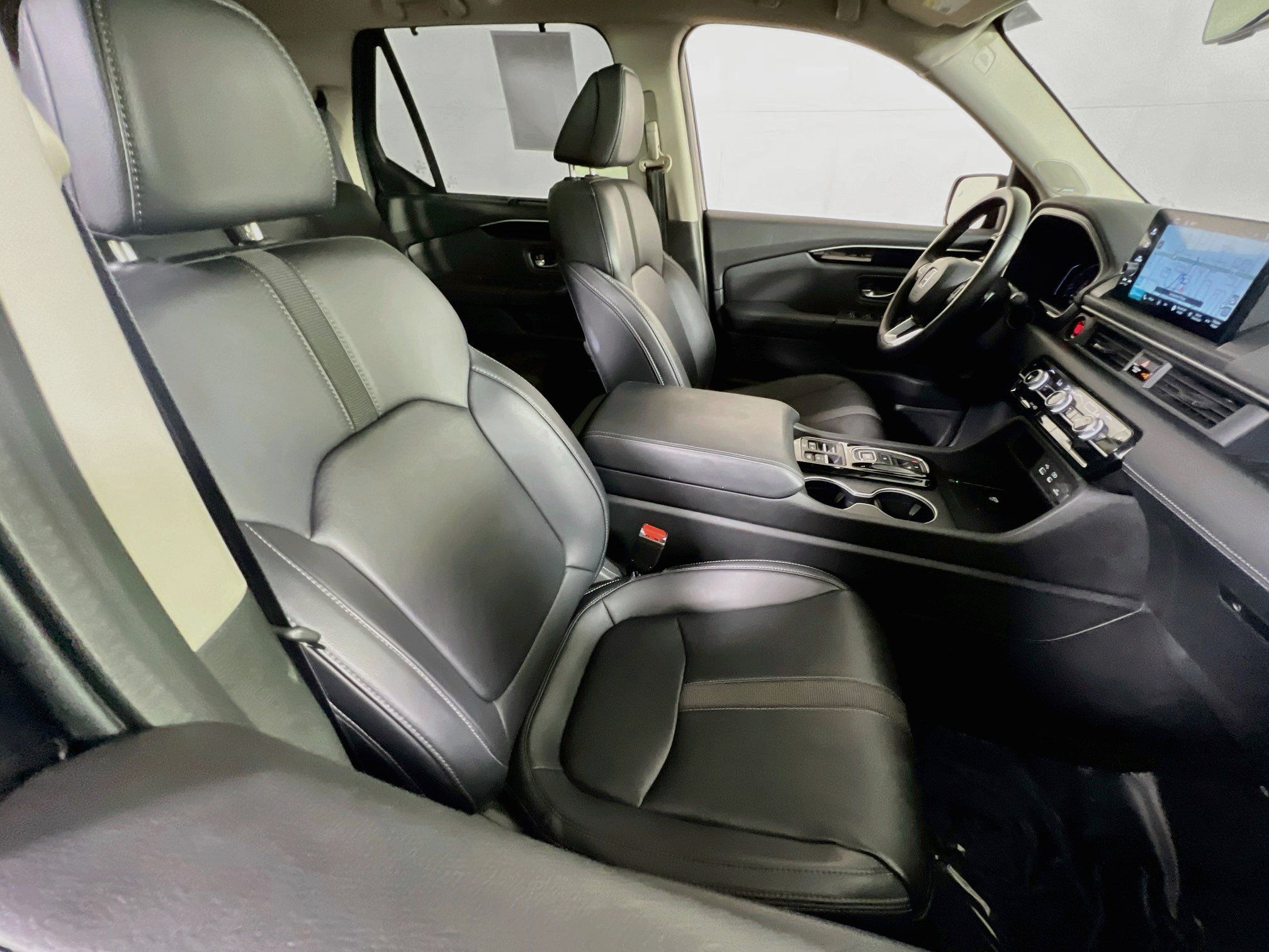 Used 2023 Honda Pilot Touring image 29