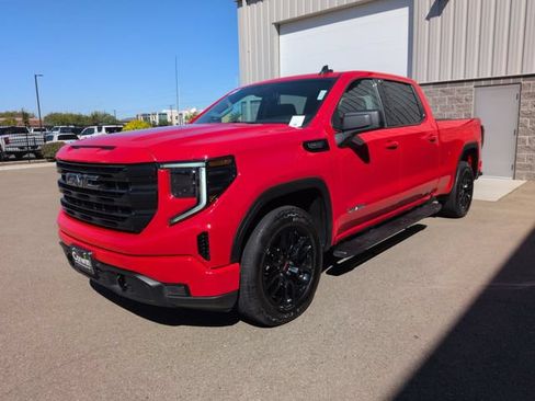 Used 2024 GMC Sierra 1500 Elevation w/ LPO, Elevation Black Package AWD/4WD image 7