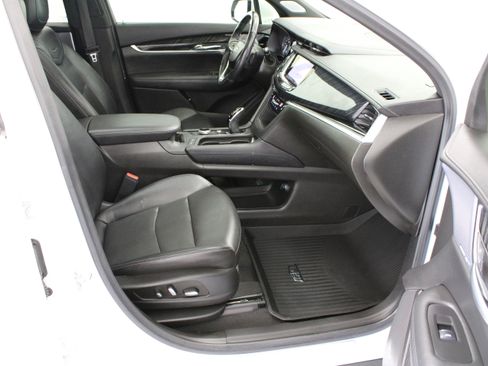 Used 2023 Cadillac XT6 Premium Luxury w/ Technology Package FWD image 42