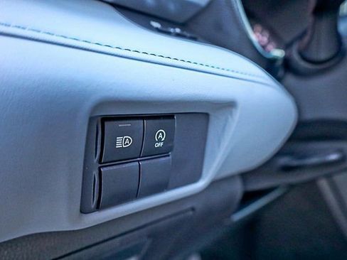 Used 2023 Toyota Highlander L image 35