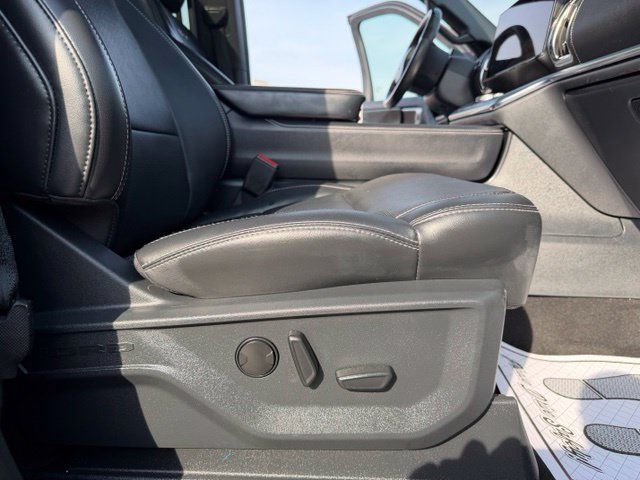 Used 2025 Ford Expedition Platinum w/ Stealth Performance Package AWD/4WD image 44