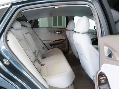 Used 2021 Chevrolet Malibu LT FWD image 17