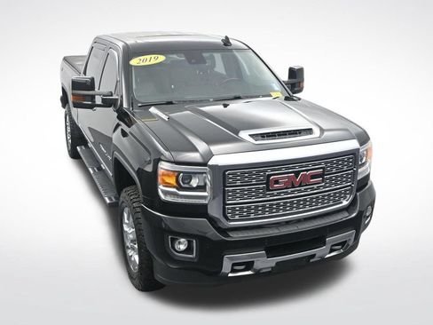 Used 2019 GMC Sierra 2500 Denali w/ Duramax Plus Package AWD/4WD image 24