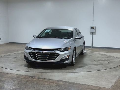 Used 2019 Chevrolet Malibu LT w/ Leather Package FWD image 4