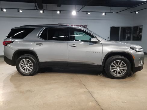 Used 2023 Chevrolet Traverse LT FWD image 8