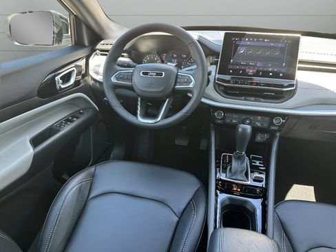 Used 2026 Jeep Compass Limited AWD/4WD image 16