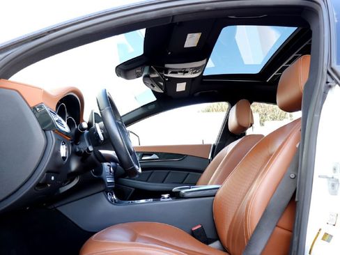 Used 2018 Mercedes-Benz CLS 550 w/ Premium 2 Package image 38