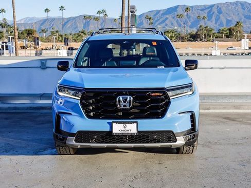 Used 2024 Honda Pilot TrailSport image 3