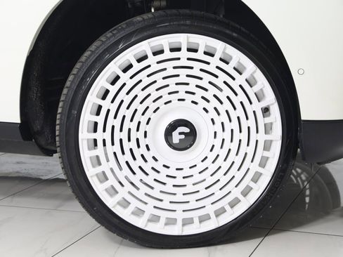 Used 2020 Rolls-Royce Cullinan image 20