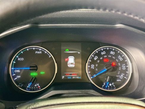 Used 2021 Toyota RAV4 XLE Premium image 14