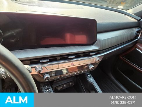 Used 2025 Kia Telluride SX w/ SX Captain's Chair Package FWD image 21