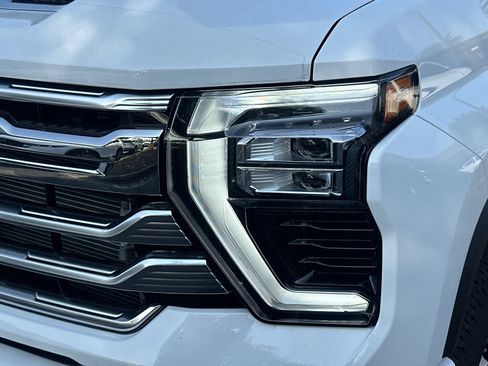 Used 2025 Chevrolet Silverado 3500 High Country w/ High Country Premium Package AWD/4WD image 11