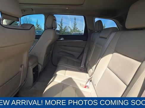 Used 2017 Jeep Grand Cherokee Overland image 13