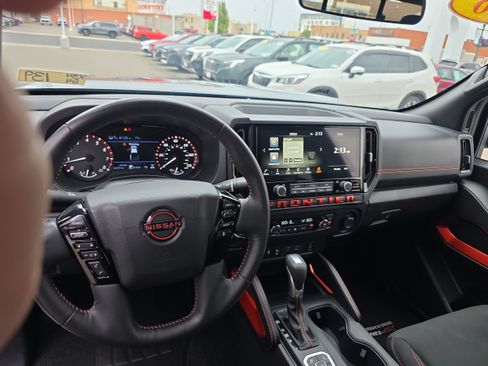 Used 2026 Nissan Frontier PRO-4X AWD/4WD image 3