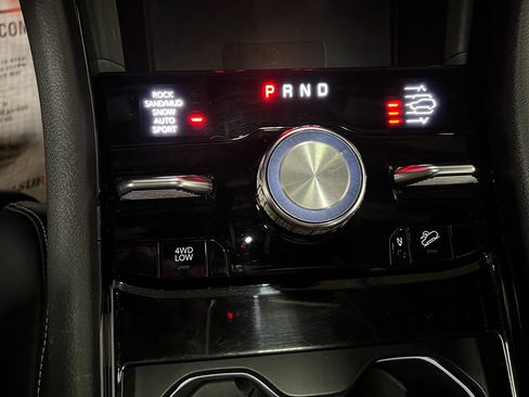 Used 2023 Jeep Grand Cherokee Overland w/ Advanced Protech Group III image 19