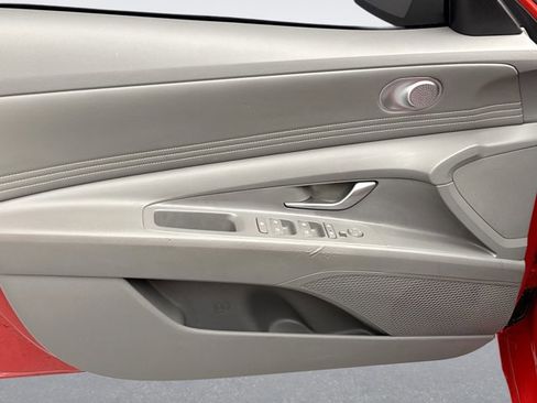 Used 2021 Hyundai Elantra SEL w/ Convenience Package image 9