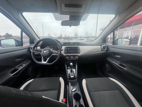Used 2021 Nissan Versa SV FWD image 11