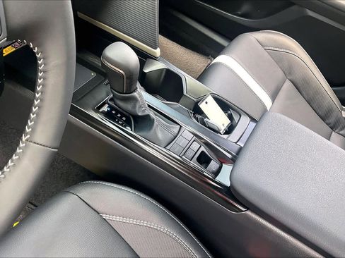 Used 2026 Toyota Camry SE FWD image 16