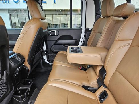 Used 2022 Jeep Gladiator Rubicon w/ Dual Top Group AWD/4WD image 22