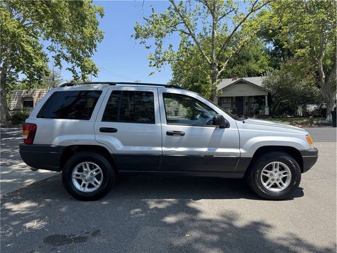 Used 2003 Jeep Grand Cherokee Laredo AWD/4WD image 6