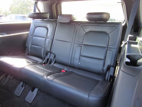 Used 2018 Lincoln Navigator L Reserve w/ Technology Package image 6