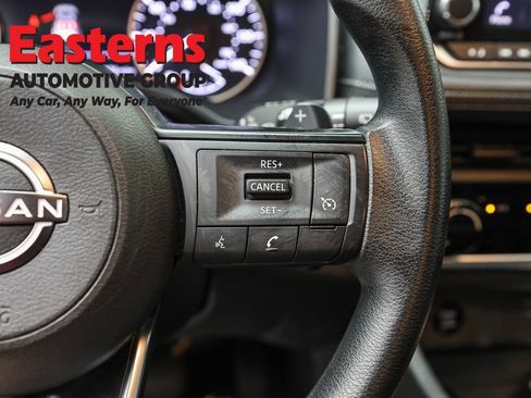 Used 2024 Nissan Rogue S AWD/4WD image 16