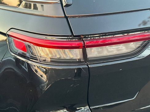 Used 2022 Jeep Grand Cherokee Overland w/ Luxury Tech Group IV image 9