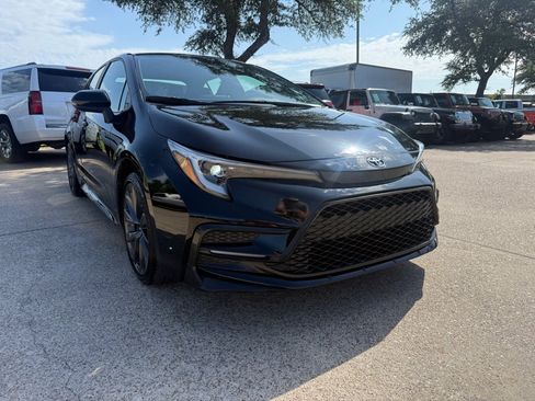Used 2025 Toyota Corolla SE FWD image 1