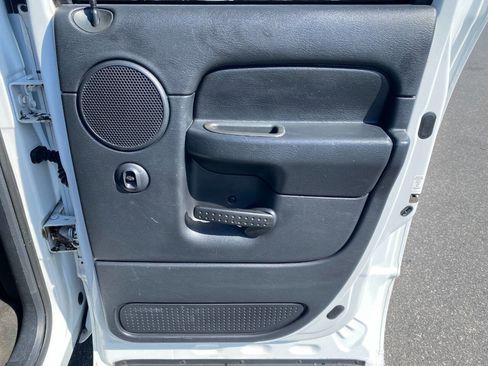 Used 2003 Dodge Ram 2500 Truck ST image 25