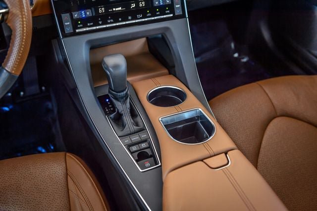 Used 2019 Toyota Avalon Limited FWD image 43