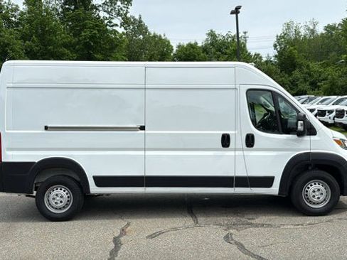 Used 2025 RAM ProMaster 2500 w/ Convenience Group FWD image 5