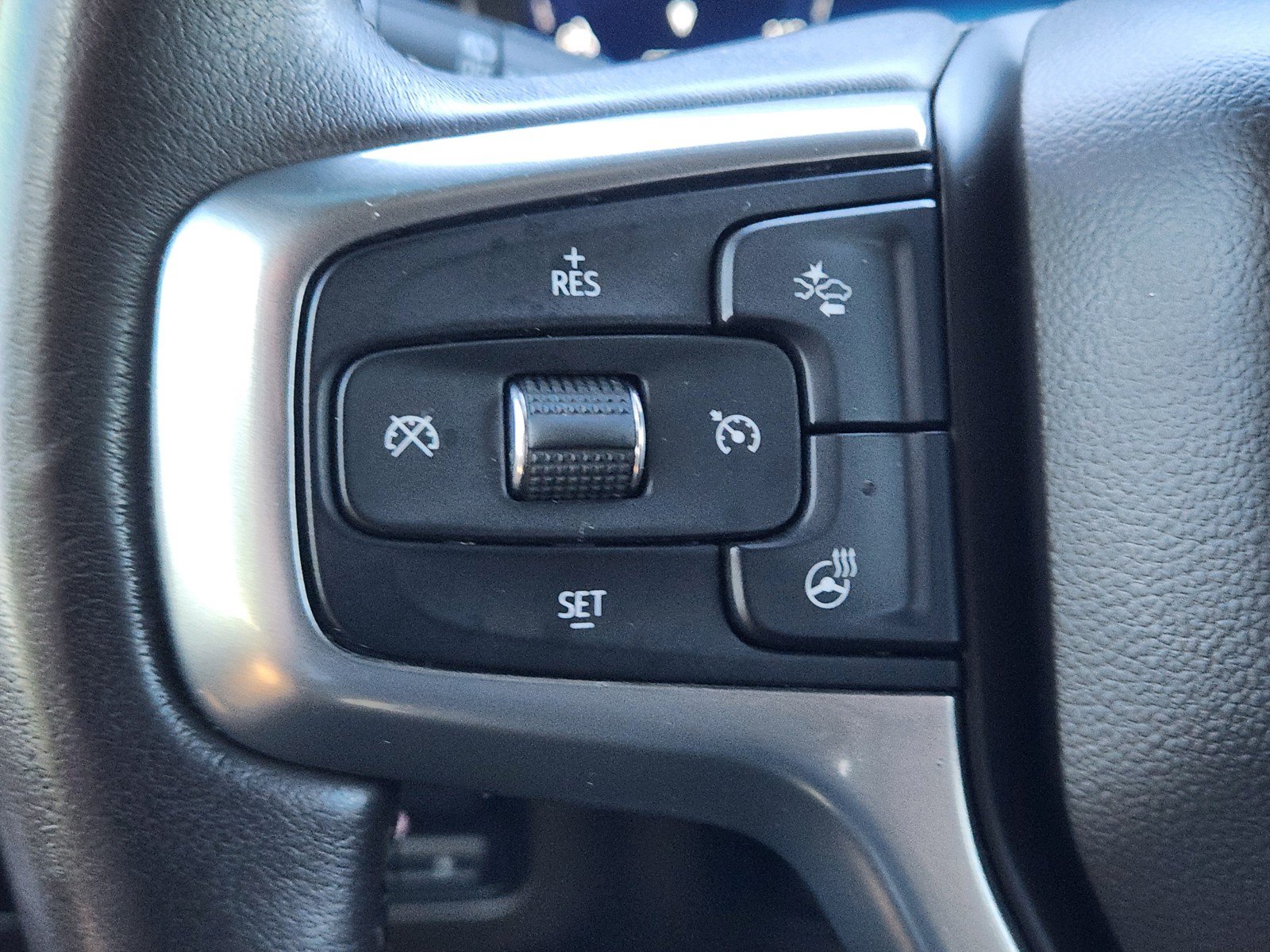 Used 2022 Chevrolet Tahoe Z71 w/ Z71 Off-Road Package AWD/4WD image 23