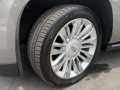 Used 2017 Cadillac Escalade Platinum AWD/4WD image 10