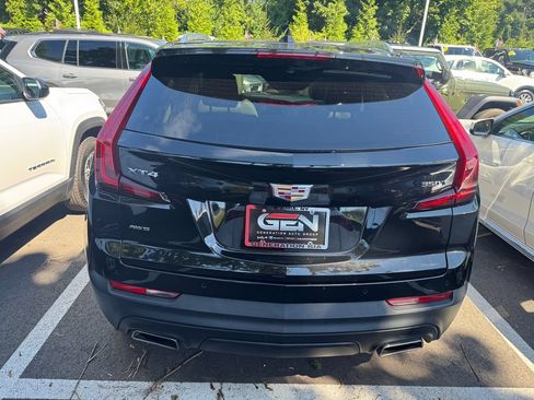 Used 2023 Cadillac XT4 Luxury w/ Cold Weather Package AWD/4WD image 5