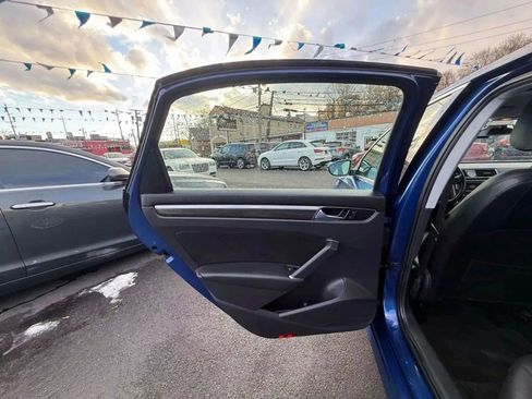 Used 2017 Volkswagen Passat 1.8T SE image 49