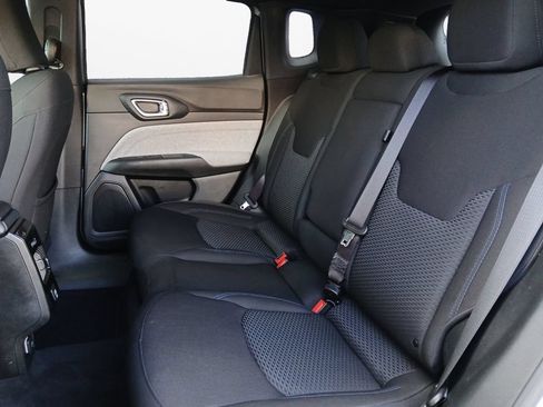 Used 2023 Jeep Compass Sport AWD/4WD image 22