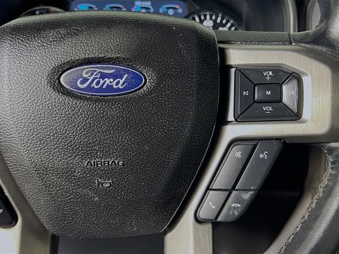 Used 2017 Ford F150 Platinum w/ Equipment Group 701A Luxury image 20