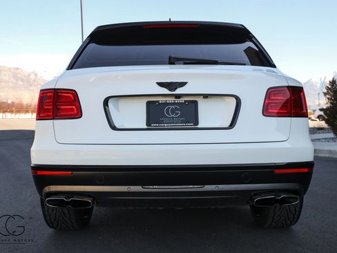 Used 2019 Bentley Bentayga image 14