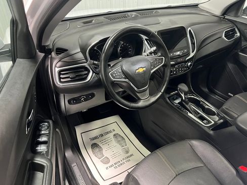 Used 2023 Chevrolet Equinox Premier image 2