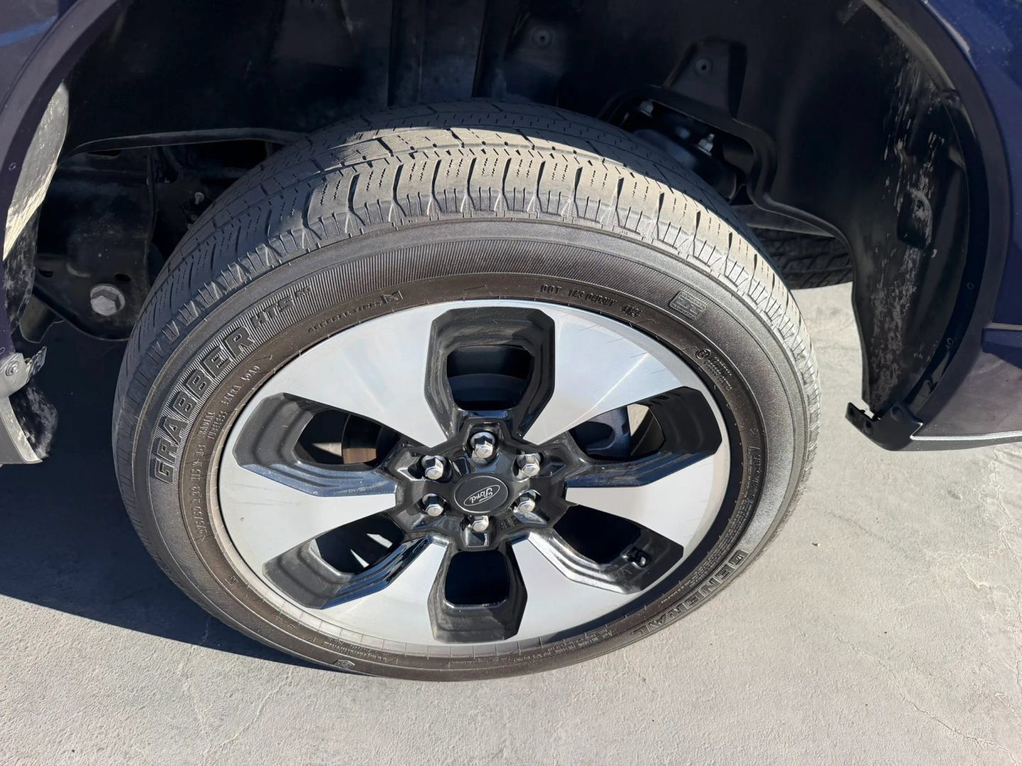 Used 2022 Ford F150 Lightning Platinum AWD/4WD image 43