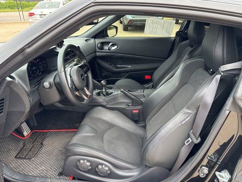 Used 2024 Nissan Z Performance w/ Floor Mat Package RWD image 10