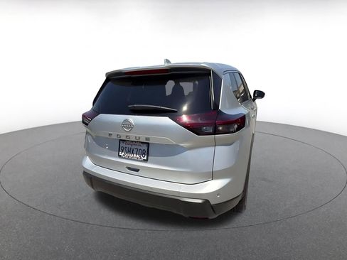 Used 2025 Nissan Rogue SV FWD image 14