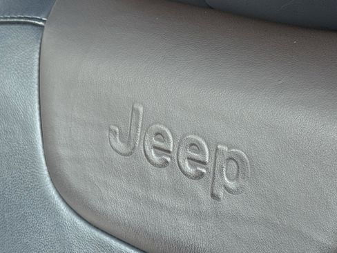 Used 2014 Jeep Cherokee Limited FWD image 6