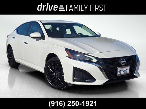 Used 2025 Nissan Altima 2.5 SV w/ SV Special Edition Package AWD/4WD image 1