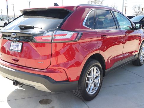 Used 2024 Ford Edge SEL w/ Convenience Package image 6