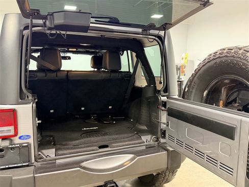 Used 2017 Jeep Wrangler Unlimited Sport image 15