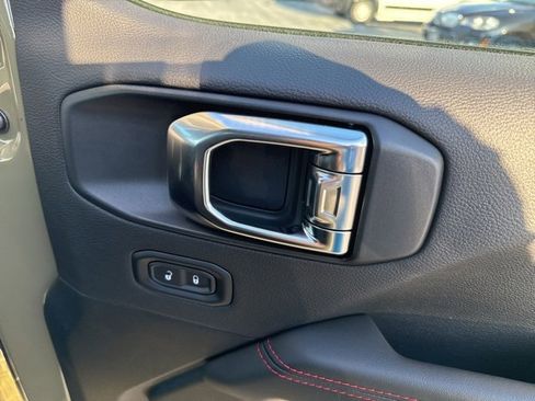 New 2025 Jeep Wrangler Unlimited Rubicon image 20